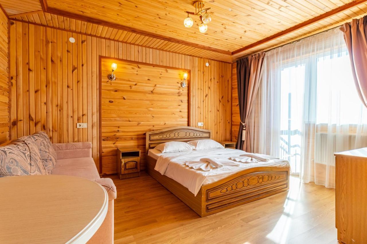 Zeleniy Bir Hotell Bukovel Eksteriør bilde
